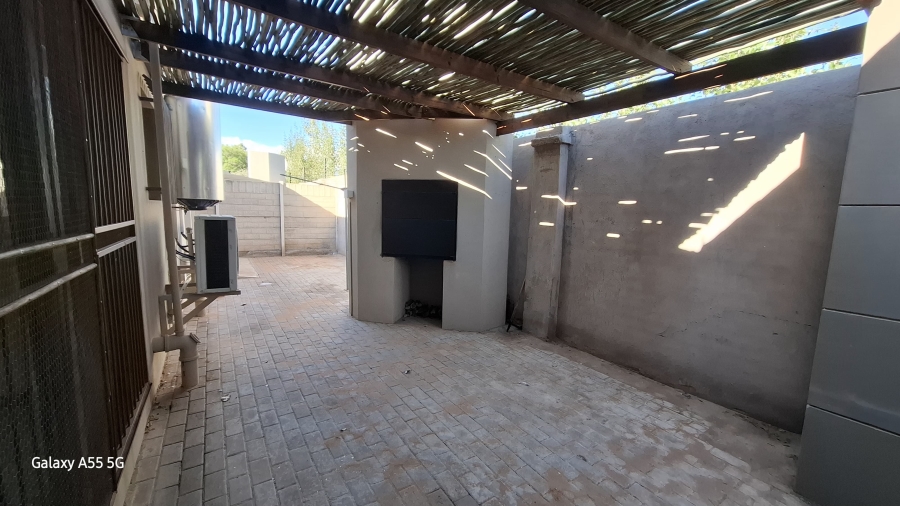 2 Bedroom Property for Sale in Olyfvenhoudtsdrift Northern Cape